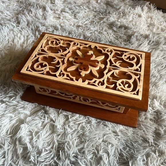 Jewelry - NWOT Handmade jewelry box with removable inner compartments